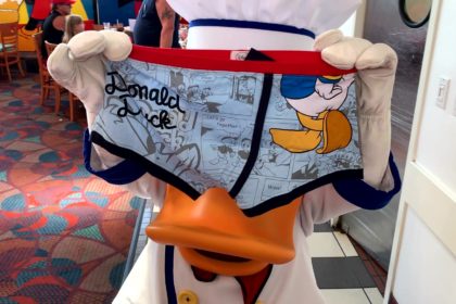 Best Meet and Greet with Donald Duck - Donald Duck's Underpants